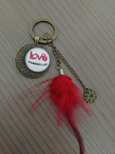 Porte clé bronze 'LOVE Chinchillas' + plume rouge
